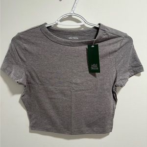 grey cropped short sleeve